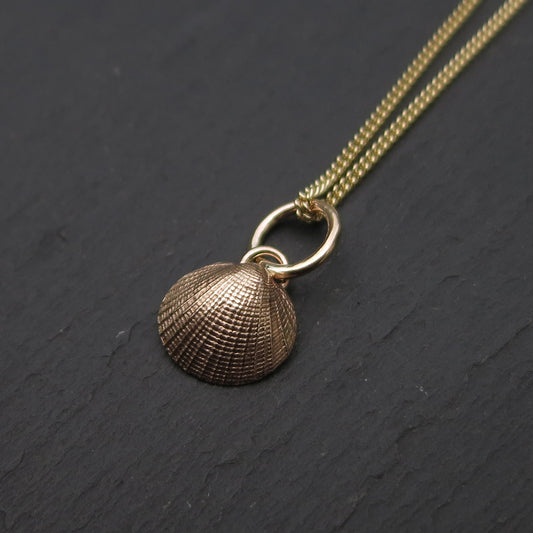 Scallop Shell Pendant - Gold