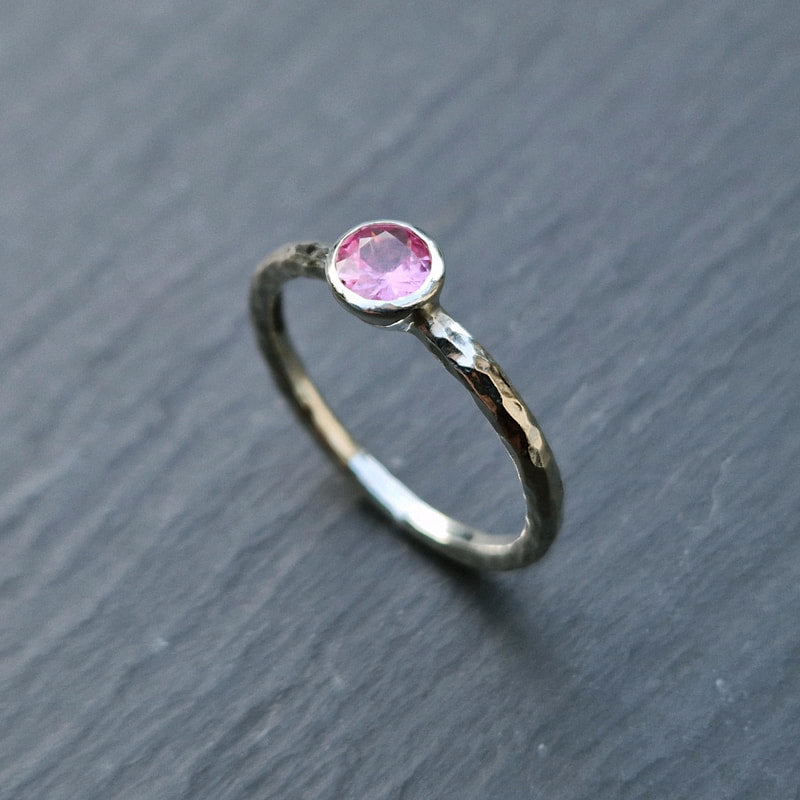 9ct White gold & pink sapphire ring, 2024