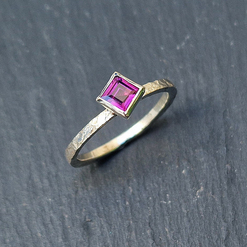 9ct White gold & rhodolite, 2025