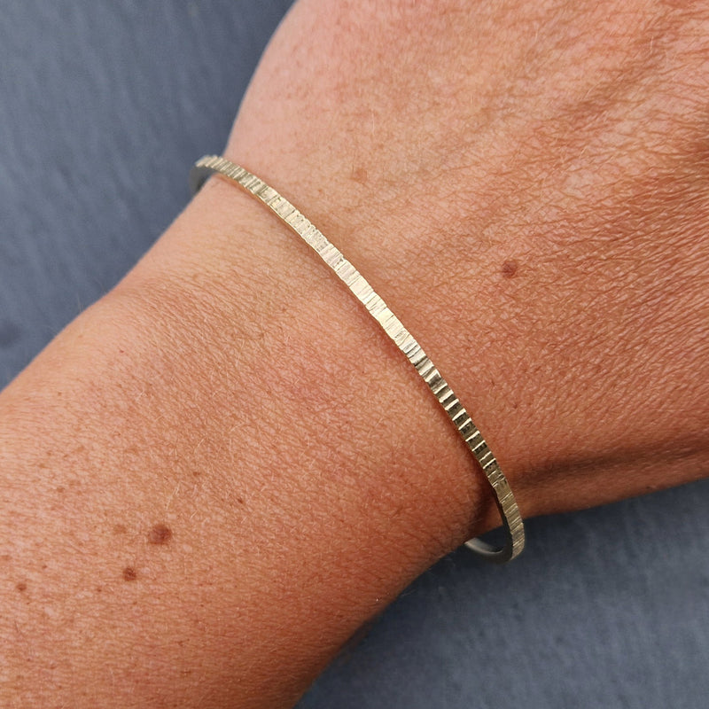 9ct Yellow gold lined bangle, 2025