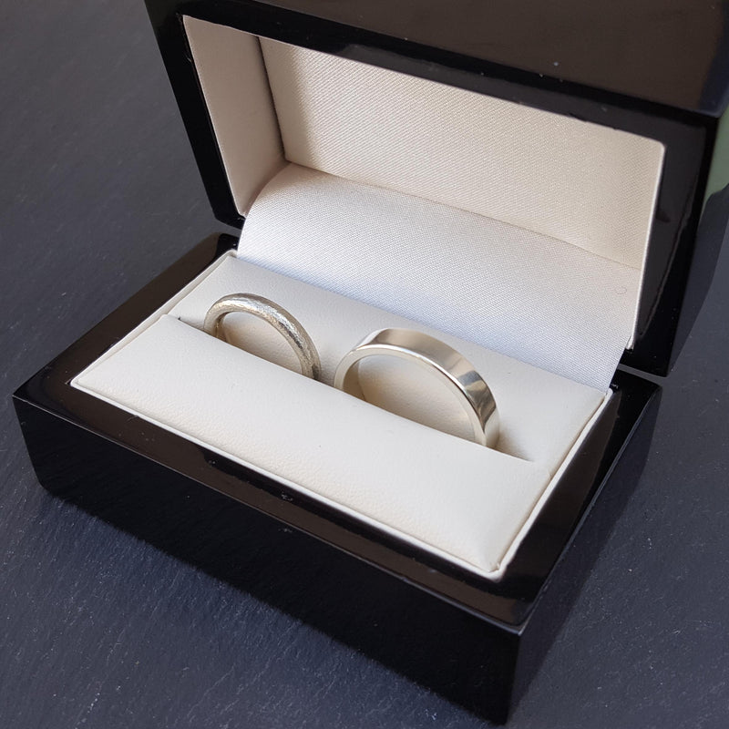 9ct White Gold, 3mm Halo Frosted texture & 6mm Rectangular, smooth finish