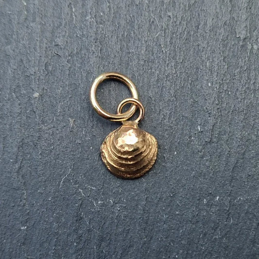 Oyster Shell Charm - Gold