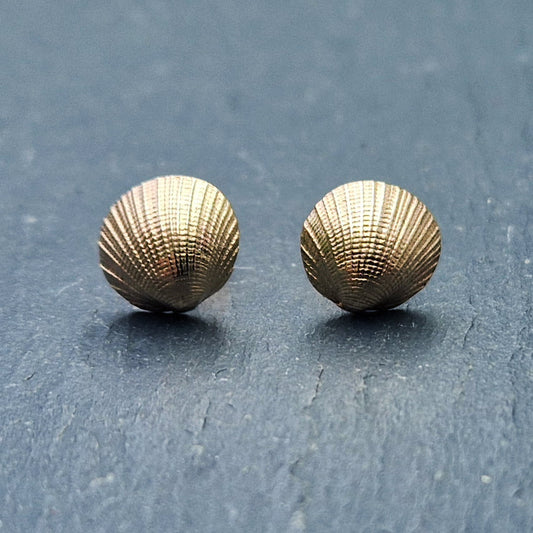Scallop Studs - Gold